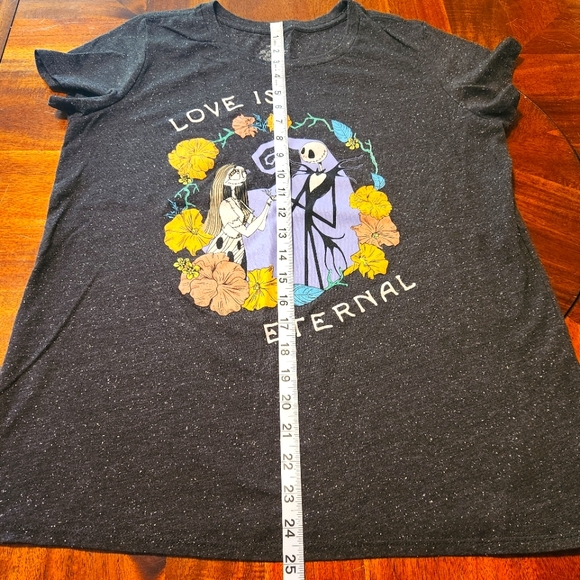 Disney's Nightmare Before Christmas Women's 2X Shirt - Picture 3 of 5